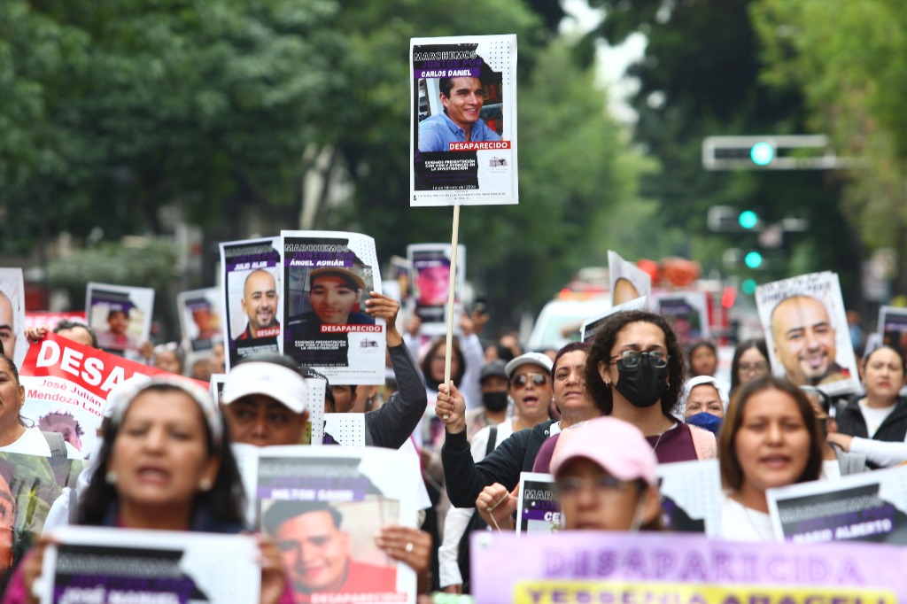 Guadalajara, Jal. “Nada que festejar” este 14 de febrero, clamaron familiares de personas desaparecidas, durante una marcha. Foto Arturo Campos Cedillo/ La Jornada