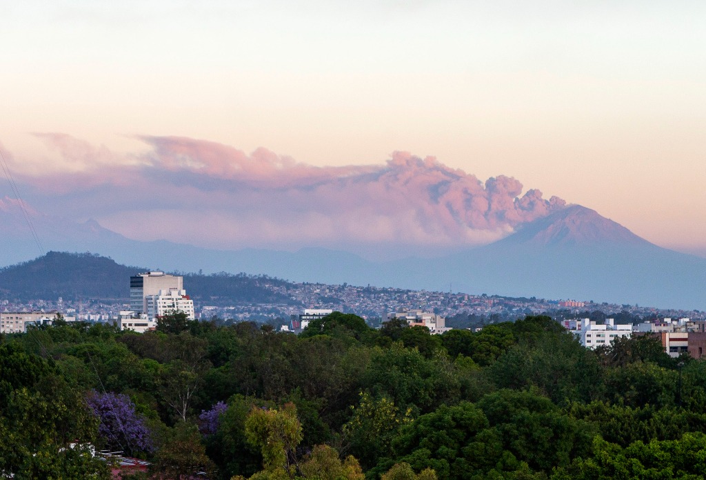Ciudad de México. Vista del volcán Popocatépetl desde la  capital. Foto: José Carlo González