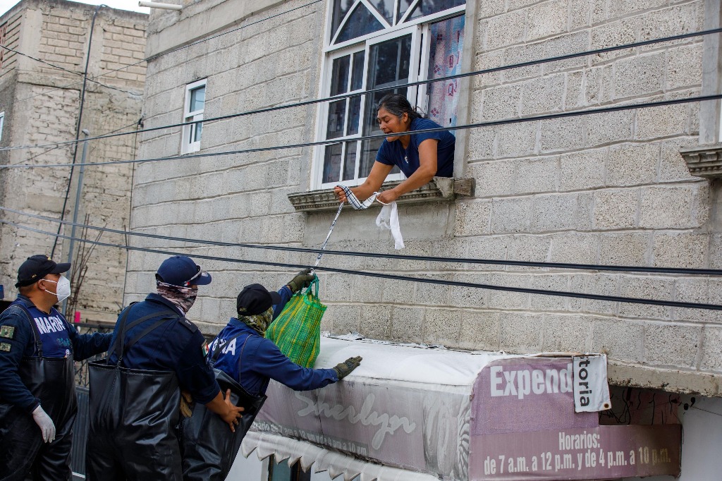 Durante más de dos semanas Protección Civil del estado de México trabajó a marchas forzadas, era casi nulo el apoyo de otras secretarías y no había coordinación entre los tres niveles de gobierno. Foto: Pablo Ramos