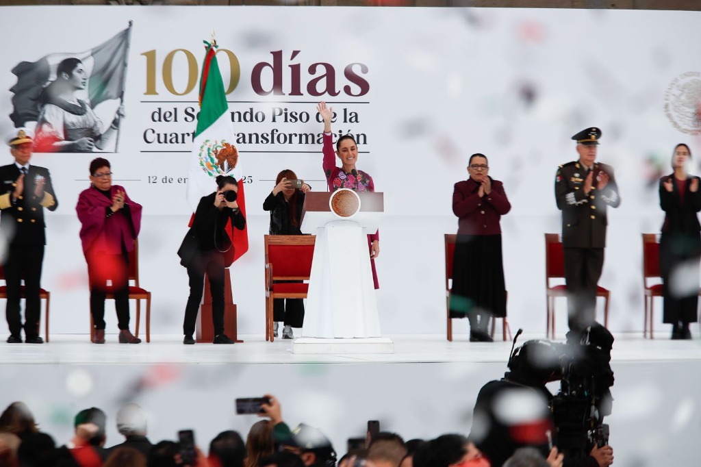 La presidenta de México, Claudia Sheinbaum, durante su “Informe 100 días de Gobierno” en el Zócalo de la Ciudad de México. Foto Cristina Rodríguez