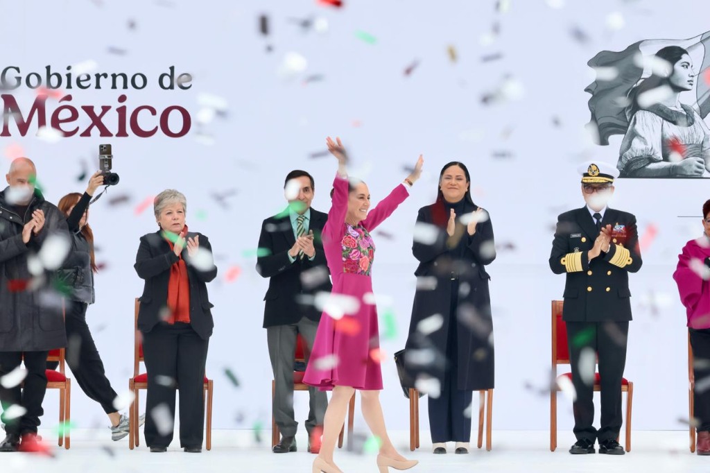 La Presidenta de México, Claudia Sheinbaum, presentó su “Informe 100 días de Gobierno” en el Zócalo de la Ciudad de México, el 12 de enero de 2025. Foto Luis Castillo